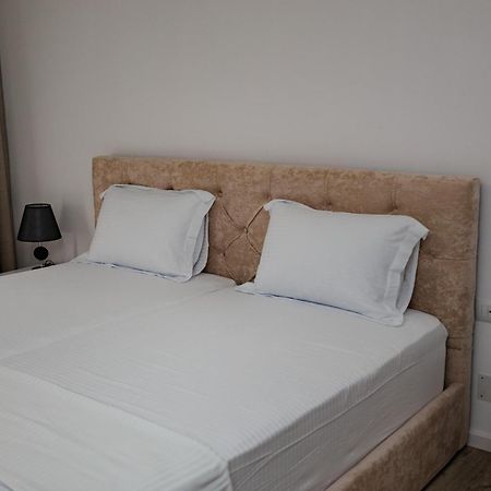 Riviera Hotel-City Center Vlore Luaran gambar