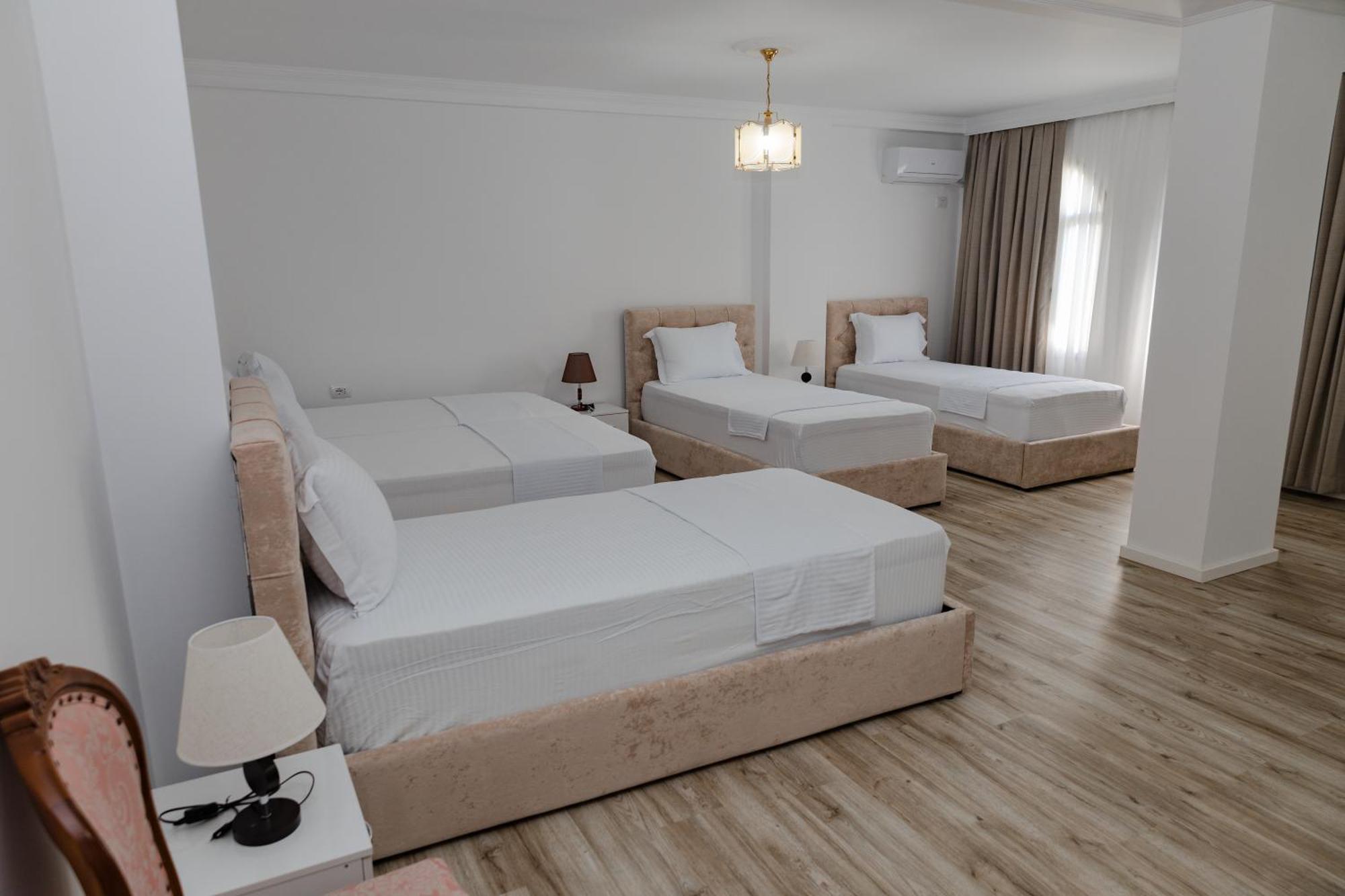 Riviera Hotel-City Center Vlore Luaran gambar